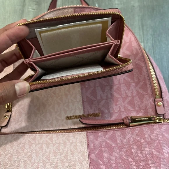 Michael Kors pink backpack - Picture 7 of 10